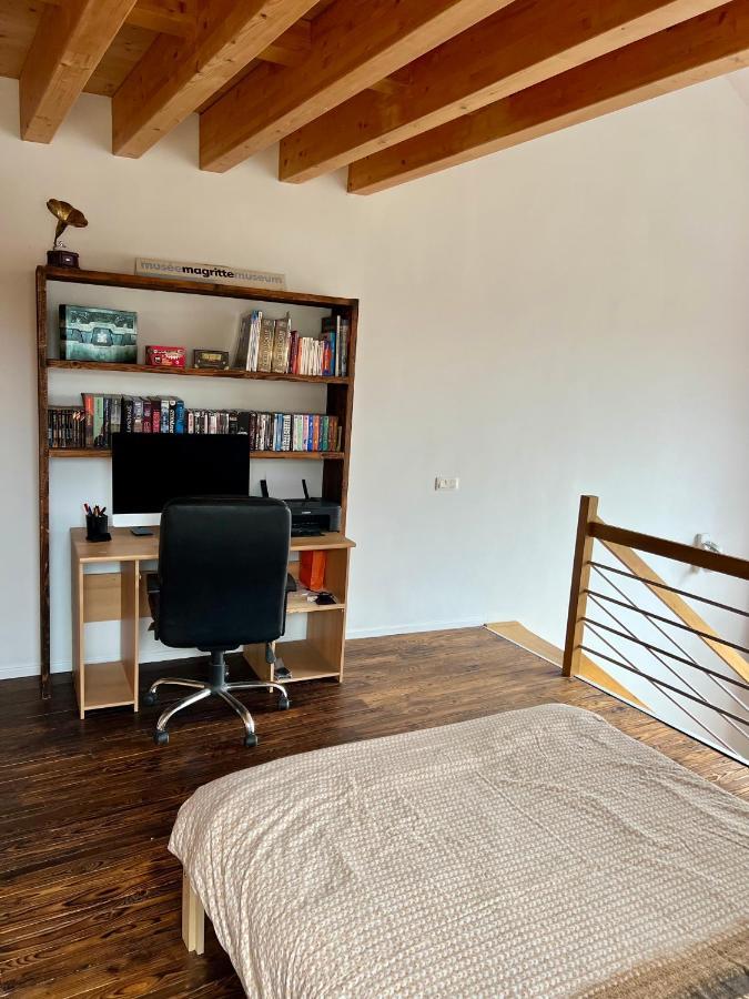 Capstay La Louvière Exteriér fotografie