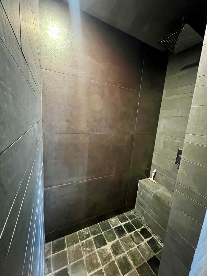 Capstay La Louvière Exteriér fotografie